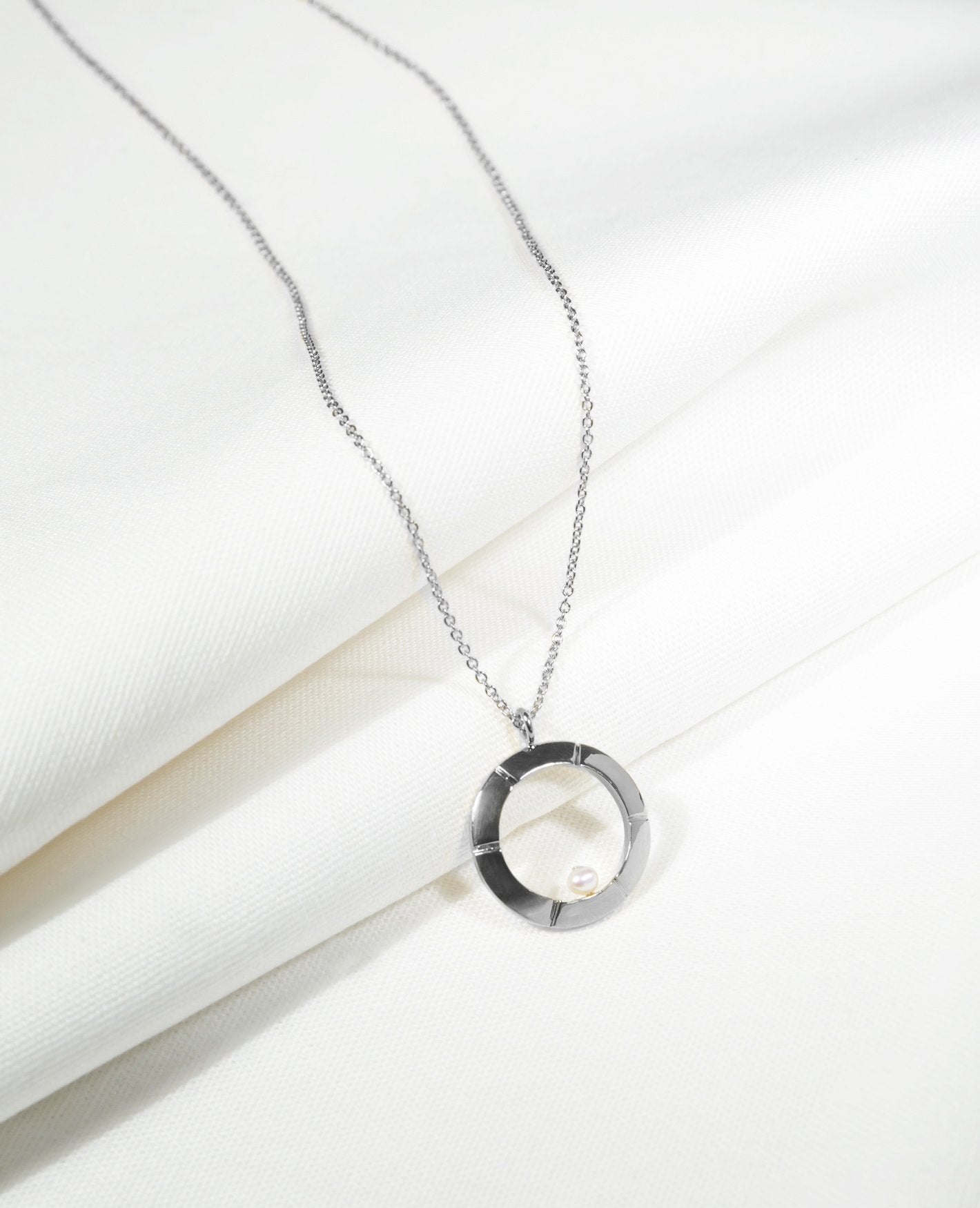 【綻放】18吋小圓畫框項鍊/ 925純銀/黃銅鍍20K金  Petite Aureole Frame Necklace