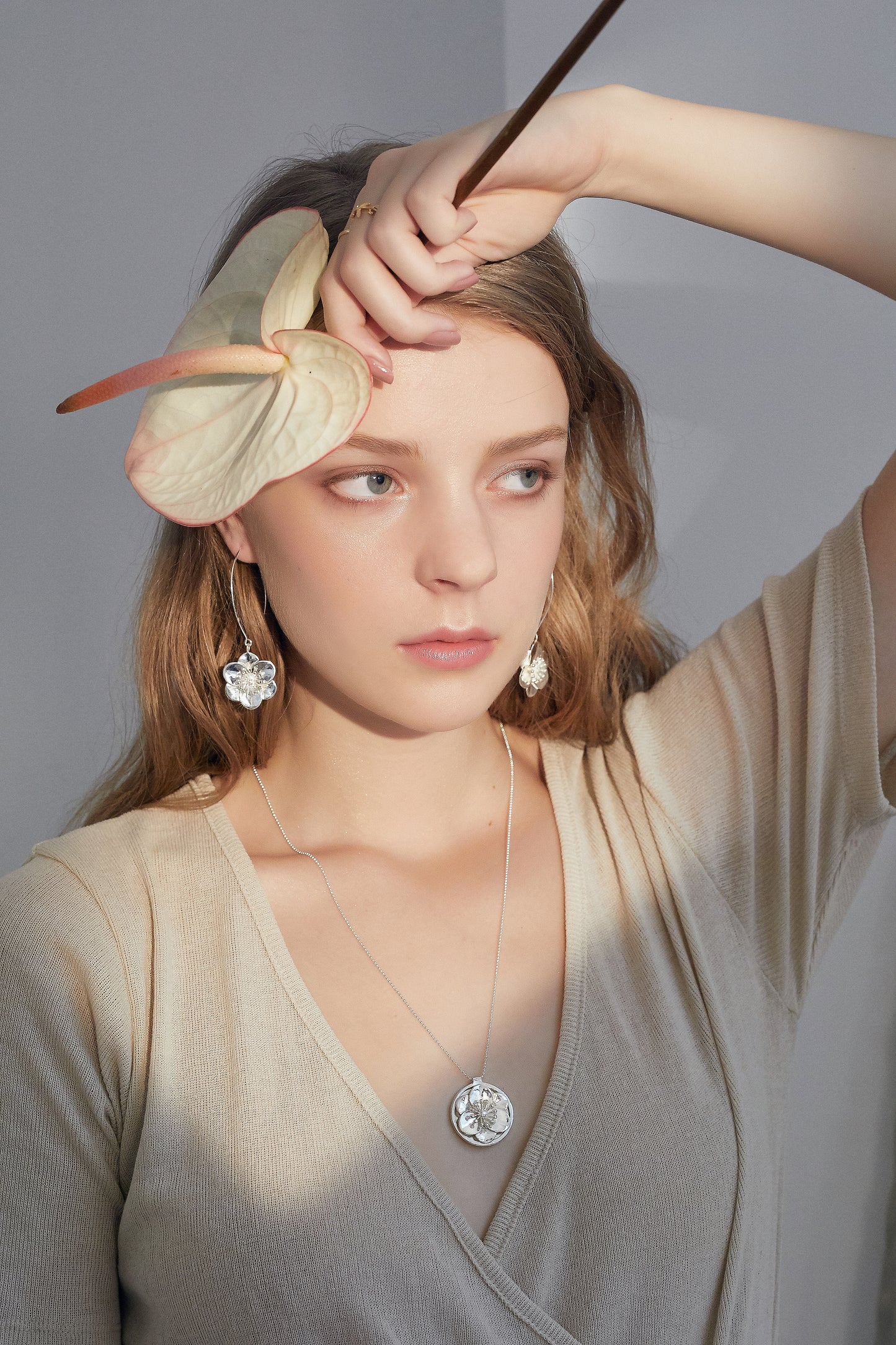 【綻放】一支獨秀-梅花耳勾耳環 /925純銀 Plum Blossom Wire Earrings