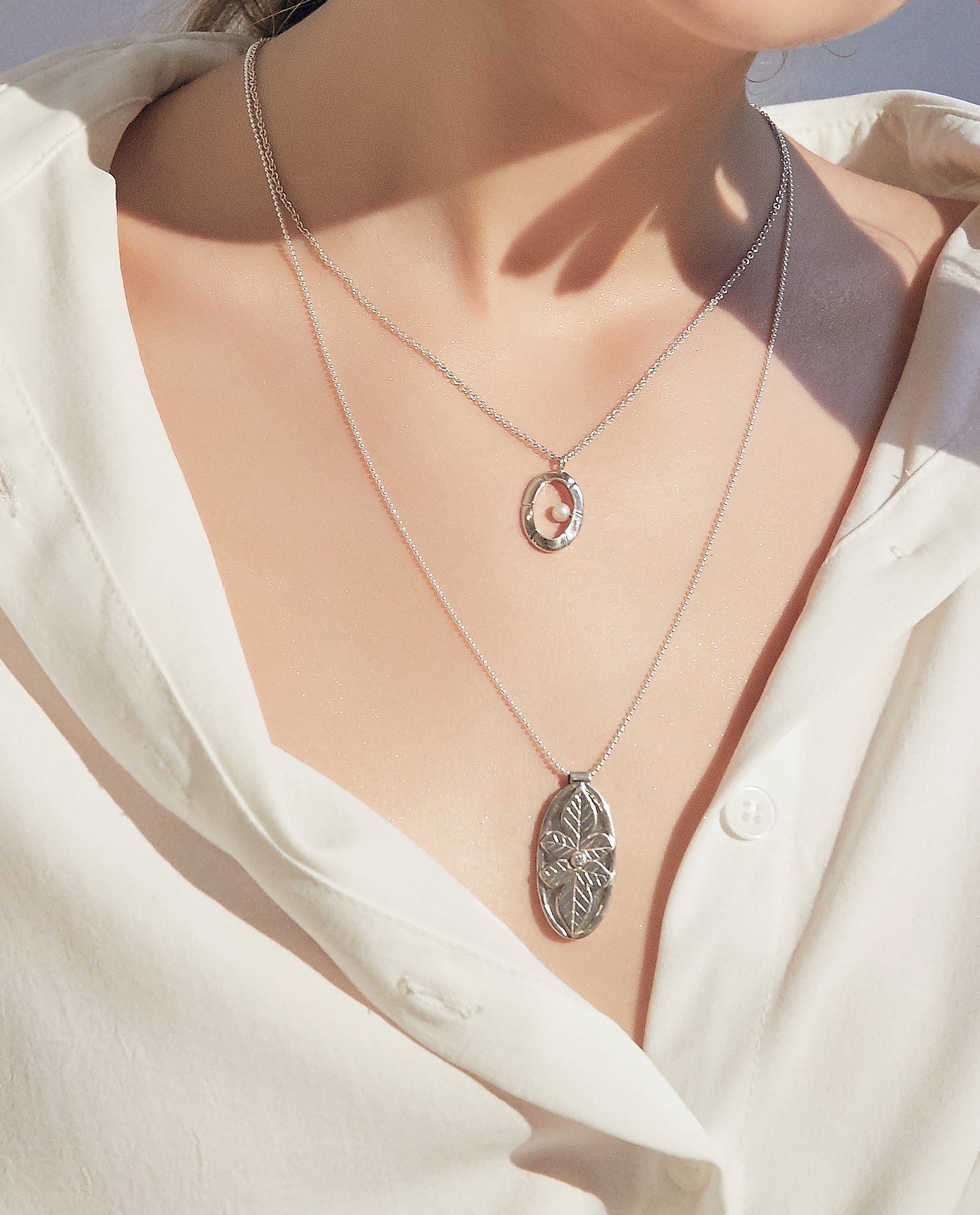 【Blooming】18-inch Oval Picture Frame Necklace / 925 Sterling Silver / 20K Gold Plated Petite Ellipse Frame Necklace