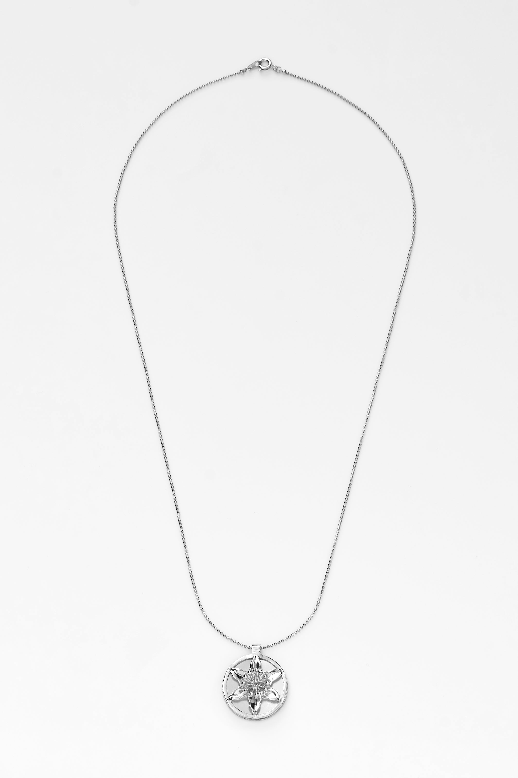 【綻放】框中風景-百合花項鍊/925純銀/黃銅鍍20K金 Lily White Necklace