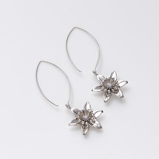 【綻放】 一支獨秀-百合花耳勾耳環 Lily Blossom Wire Earrings