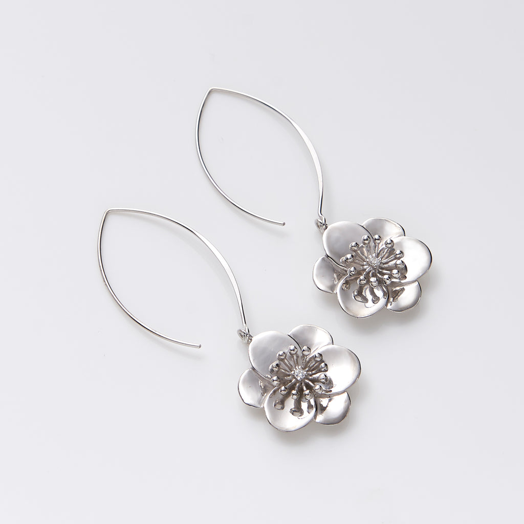 【綻放】一支獨秀-梅花耳勾耳環 /925純銀 Plum Blossom Wire Earrings