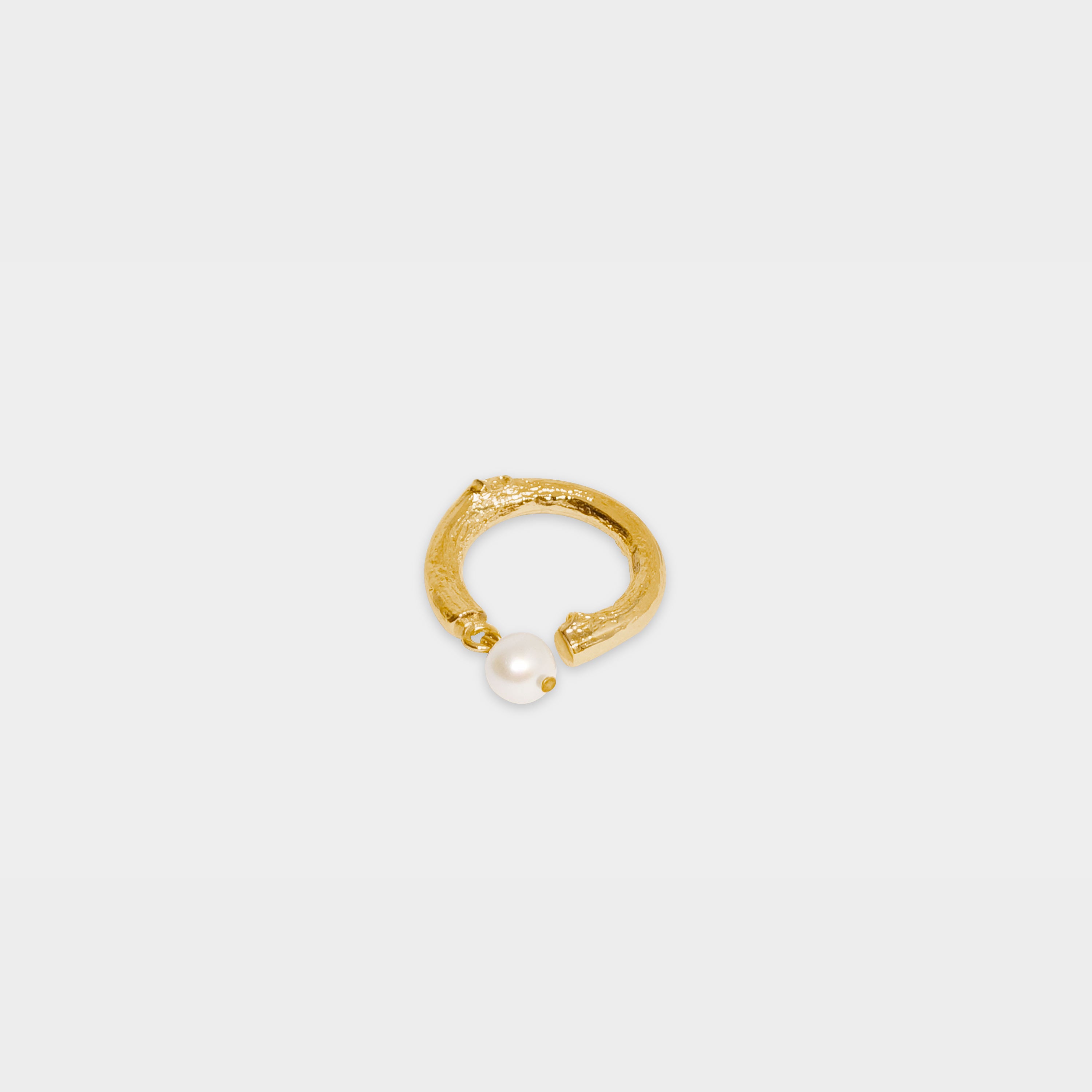 【Blooming】Pearl Ring on a Branch / Brass plated with 20k gold / Custom ring size available upon request. Twiggy Twig Ring